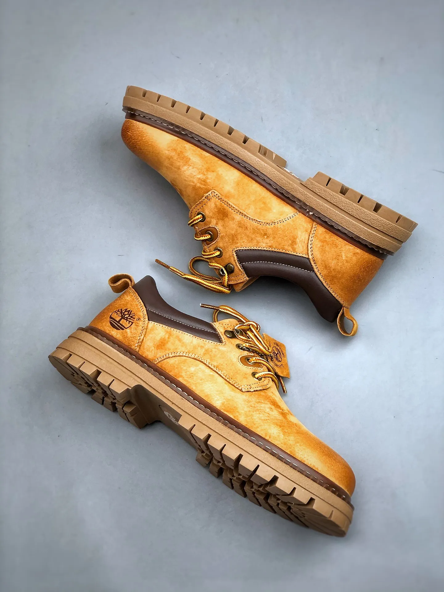 Local pick-up💰520 supports store release. New goods🚀#Timberland Timberland/Timberland classic outdoor low-top work casual shoes. Classic re-creation. Brand new upgrade. Guangdong factory quality. Original box and original packaging. The fabric is made of Italian 🇮🇹 top matte cowhide. It is paired with anti-odor and anti-corrosion genuine leather latex insoles to give you a perfect wearing experience. High-quality and durable. A must-have for sportsmen. Specialized in treating those who are not handsome. High quality and first-class feel. Exclusive supply. Size: 39-44 (one size larger)